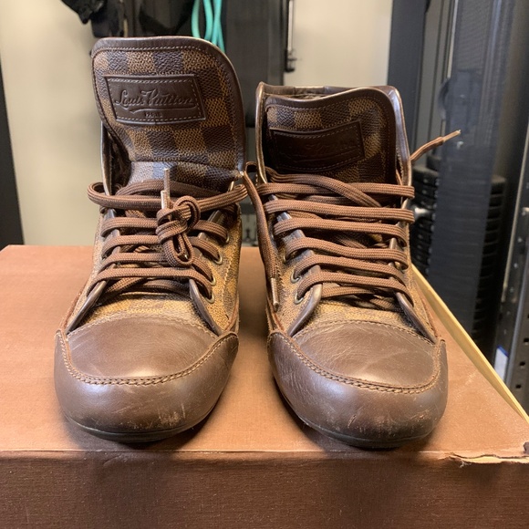 Louis Vuitton damier print sneaker, size 7 - Picture 3 of 3